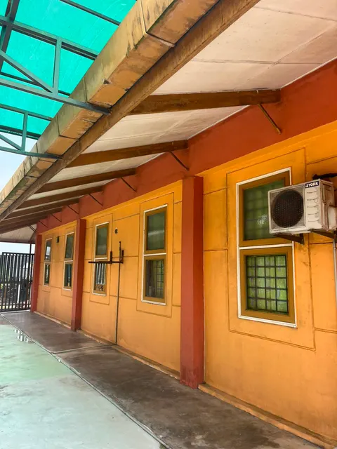 Ward corridor before the recorded tinting work.