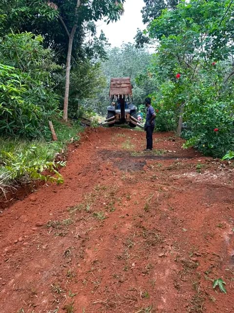 Site-clearing work at Jalan En Mohamad.