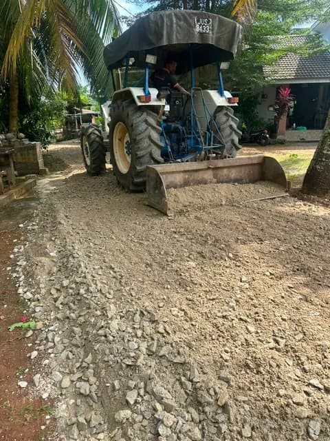 Crusher-run work at Jalan En Mohamad.