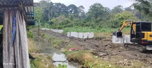 Drainage excavation area at Kampung Kadut.