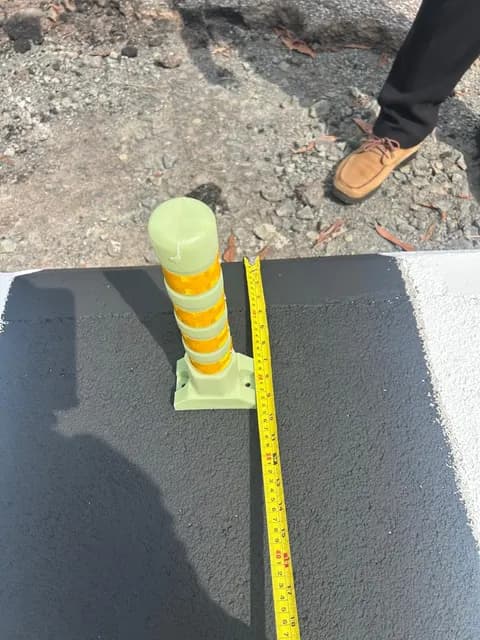 Road-furniture measurement detail.